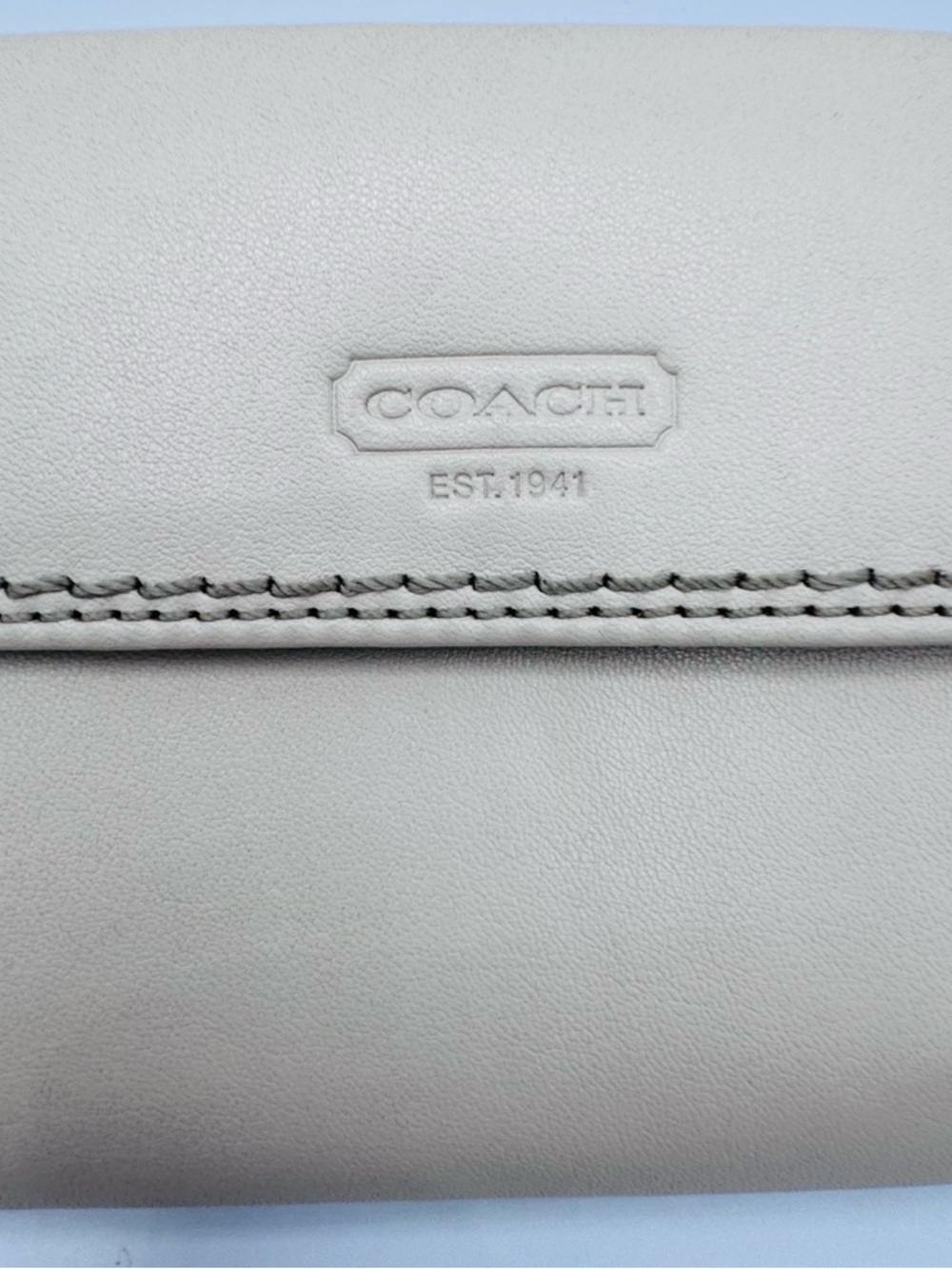 Vtg Coach Buttery Soft Ivory Leather Silver Turn-lock Large Wallet Pink Interior - Picture 5 of 10